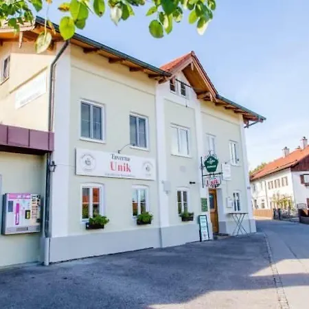 Taverna Unik Vendégház *