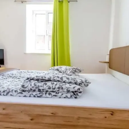 Vendégház Taverna Unik Saaldorf